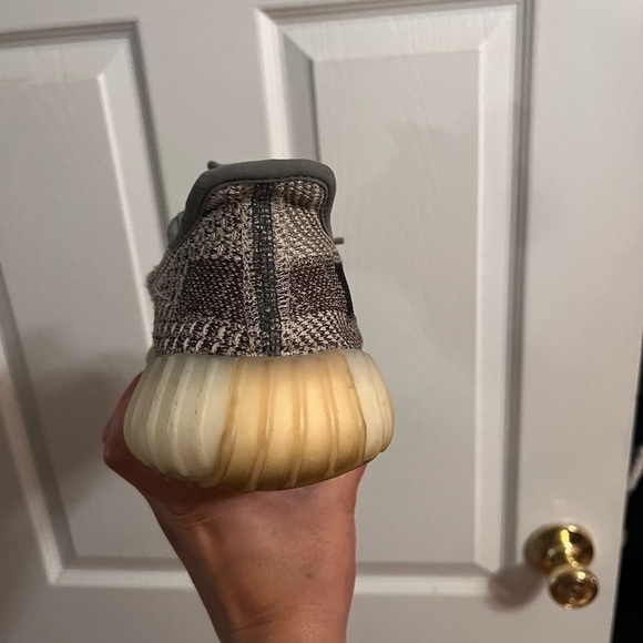 Yeezy Zion Size 7 - Picture 2 of 8